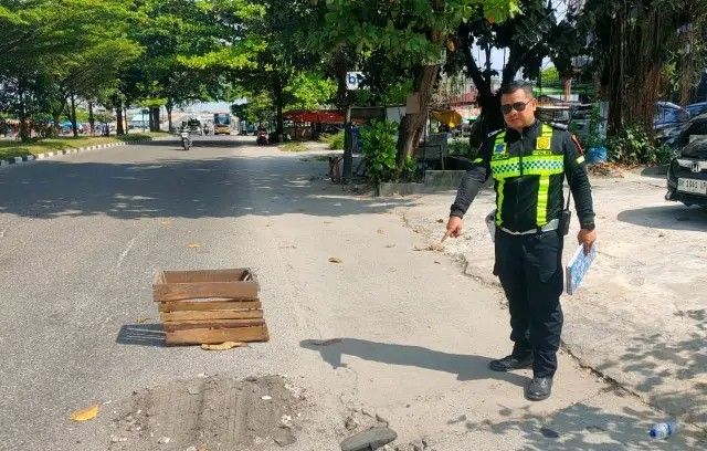 Gagal Salip Truk Tangki, Pemotor di Soekarno Hatta Tewas Terlindas