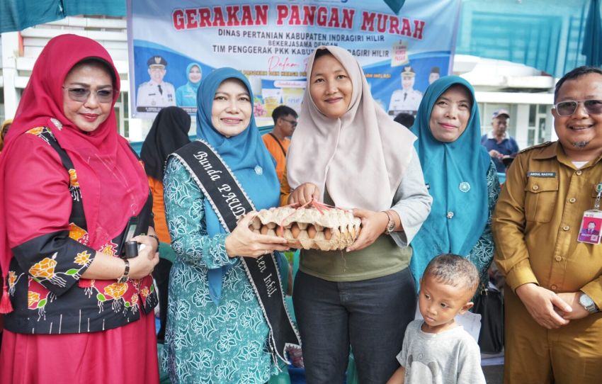 Pastikan Pangan Murah Terjangkau Masyarakat, Hj. Katerina Susanti Tinjau GPM di Tembilahan