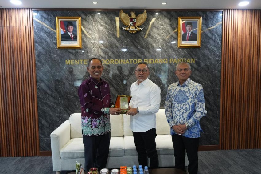 Dorong Penetapan Harga Minimum Kelapa, Temui Menko Pangan, Bupati Inhil Paparkan Potensi &ldquo;Negeri Hamparan Kelapa Dunia&rdquo;