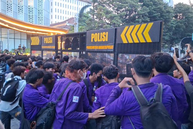Aksi Hardiknas: Ultimatum Mahasiswa Demo Lebih Besar Akan Digelar Senin