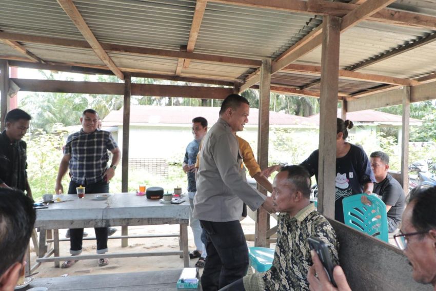 Pascainsiden Rumah Terduga Bandar Narkoba Dibakar Warga, Wakapolres Rohil Lakukan Cooling System