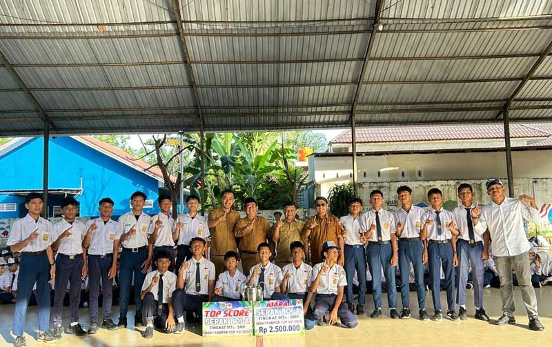 Kesebelasan UPT SMP Negeri 1 Bangkinang Kota Juara I MAN Cup XVI 2026