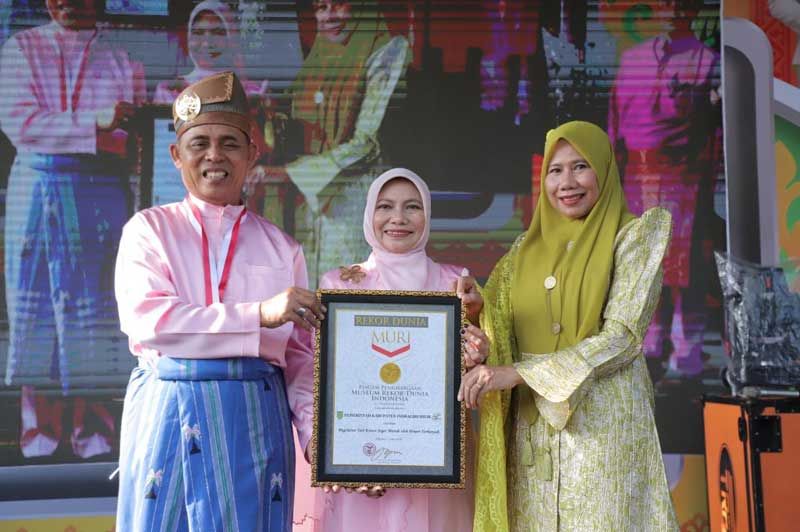 Tari Kreasi Joget Mande di Tembilahan Pecahkan Rekor MURI