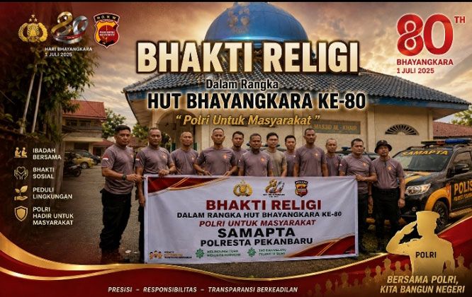 Bersihkan Lingkungan Masjid Al Khair, Cara Personel Samapta Polresta Pekanbaru Memaknai Hari Bhayangkara ke-80