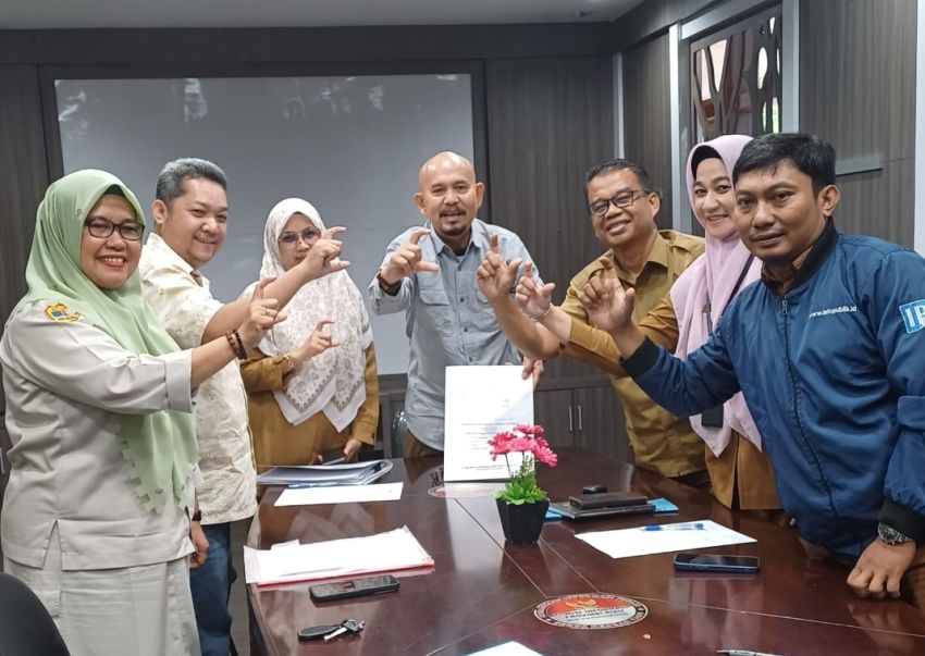 Mediasi Sengketa Informasi Disdik Riau dan Zonny Hundri Capai Kesepakatan