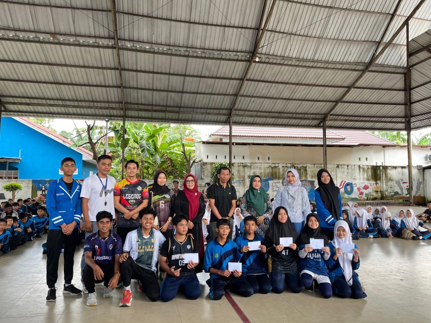 Kepsek UPT SMP Negeri 1 Bangkinang Kota Tutup Kejuaraan Basket Antarkelas 2026