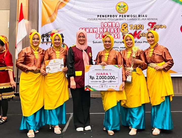 Tampil Memukau, Sri Junjungan Raih Juara Pertama Lomba Tari Zapin Melayu se-Riau