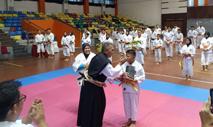 Disiplin, Kenshi Shorinji Kempo Berkolaborasi dengan Green Policing dalam Pemantapan Teknik dan Ujian Tingkat Perkemi Riau