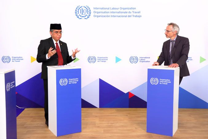 Menaker Yassierli di ILC 114: Perempuan Harus Menjadi Penggerak Utama Transformasi Dunia Kerja