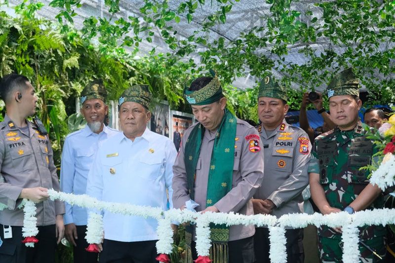 Polda Sudah Bangun 110 Unit, Kapolri Resmikan Jembatan Merah Putih Presisi Tahap II di Riau