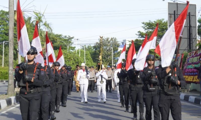 Dapat Tanda Kehormatan Nugraha Sakanti dari Presiden, Kapolda Riau Disambut Antusias Personel dan Ratusan Masyarakat