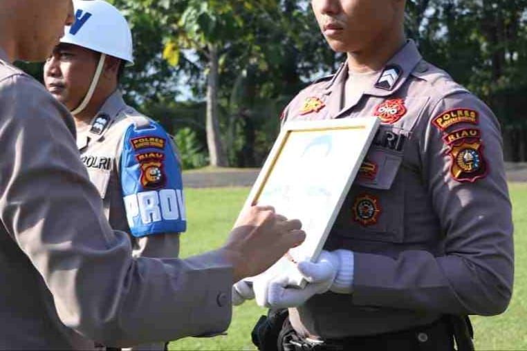 Dua Anggota Polres Kuansing Dipecat