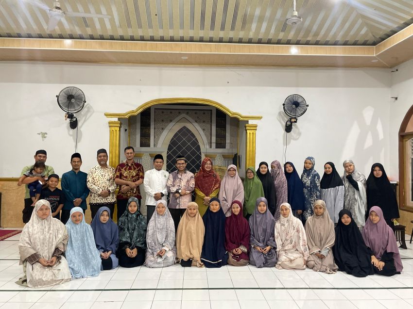 Hendry Munief Motivasi Santri PP Hidayatullah Pekanbaru Jadi Santripreneur Berbasis Nilai Tauhid