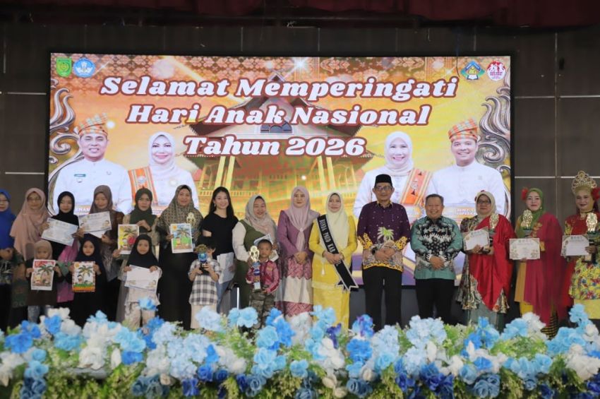Hadiri Grand Final Lomba Tari Kreasi Joged Mande, Bupati: Berikan yang Terbaik bagi Anak