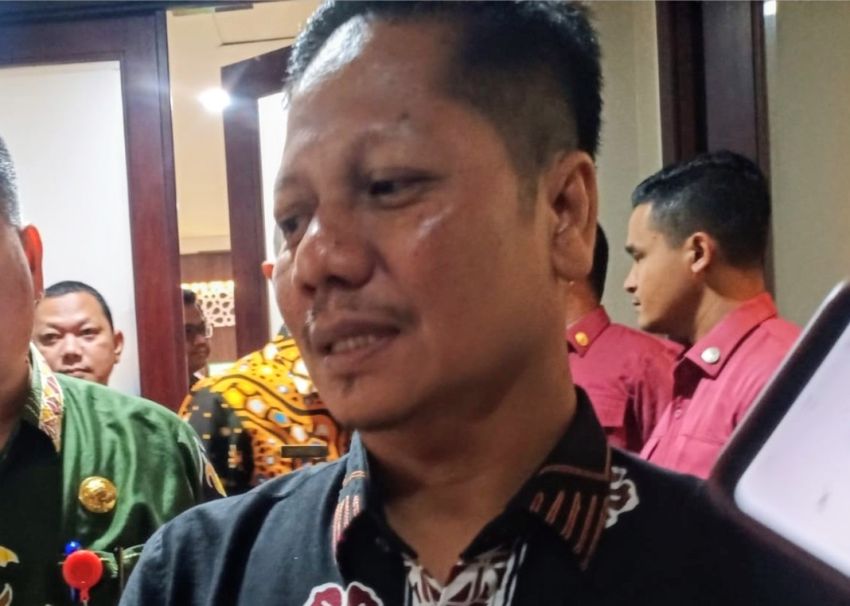 Mukhlisin Terima SK Plt Bupati Kuansing