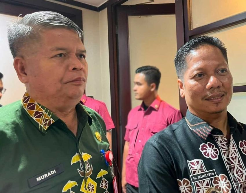 Mukhlisin Tunjuk Muradi Jabat Plh Sekdakab Kuansing