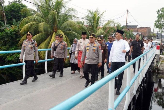 Polri untuk Masyarakat, Kapolda Riau Tinjau Jembatan Merah Putih di Dumai