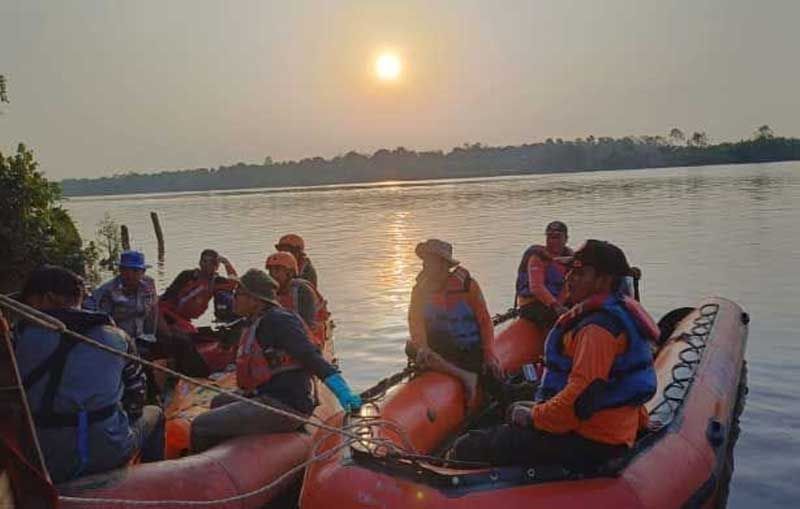 Pompong Tenggelam di Pelabuhan Tanjung Buton, Tiga Penumpang Masih Hilang