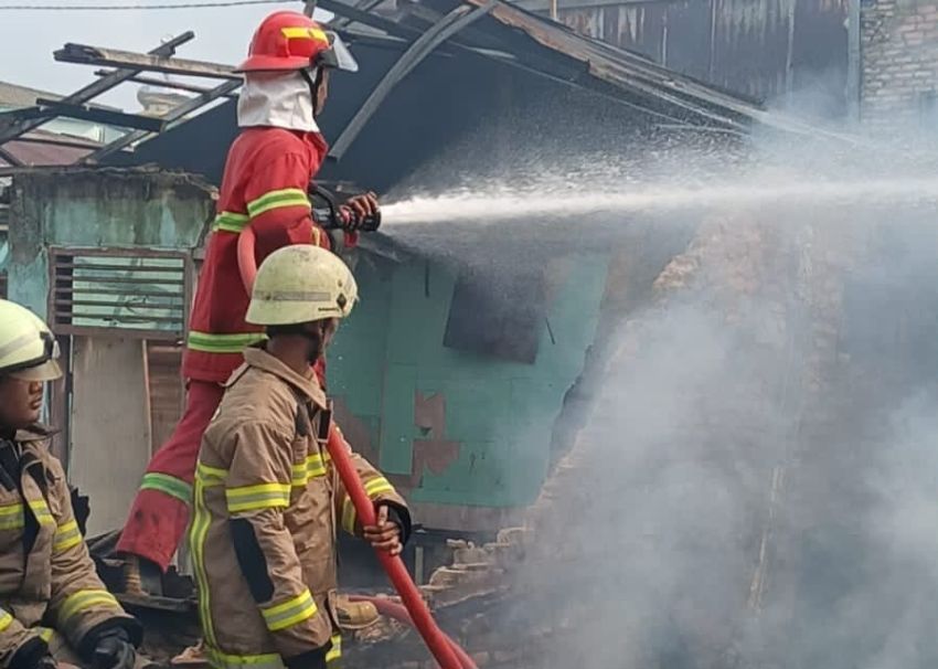 Api Hanguskan 11 Kontrakan di Jalan Agus Salim Pekanbaru