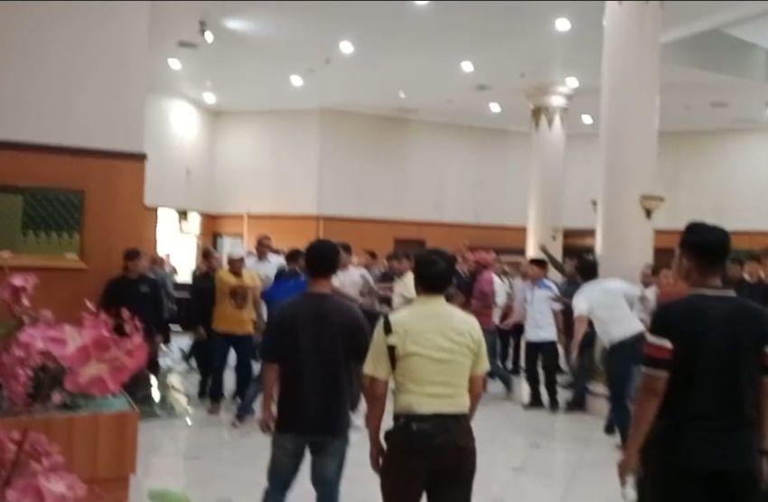 Bentrok Dua Kubu Saat Rapat Banggar DPRD Riau, Ini Penjelasan Versi Indra Gunawan