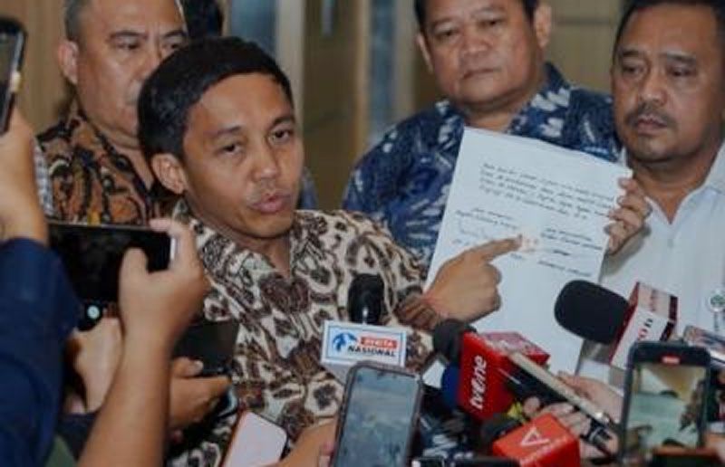 KPK Ungkap Amplop untuk Menhut Raja Juli  Antoni Berisi Dolar Singapura, Patungan Duit Petani