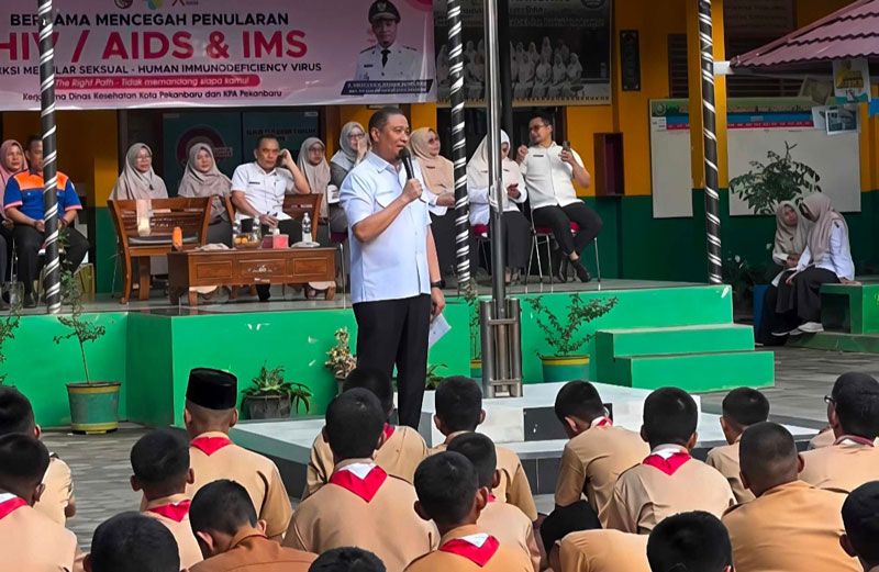 Wawako Pekanbaru Markarius Anwar Ajak Remaja Waspadai Risiko HIV Sejak Dini