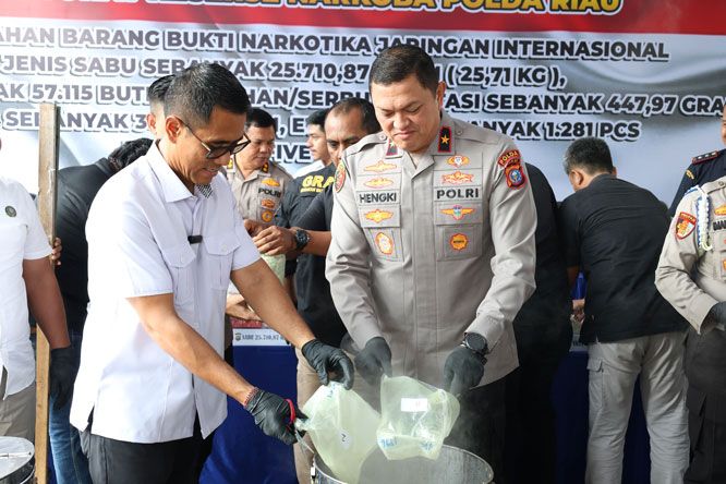 Polda Riau Musnahkan Narkoba Rp69,7 Miliar, Gagalkan Jaringan Internasional