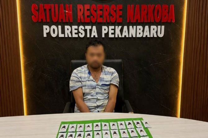 Gerebek Pengedar Narkoba, Polresta Pekanbaru Sita 31 Catridge Etomidate dan 40 Pil Ekstasi