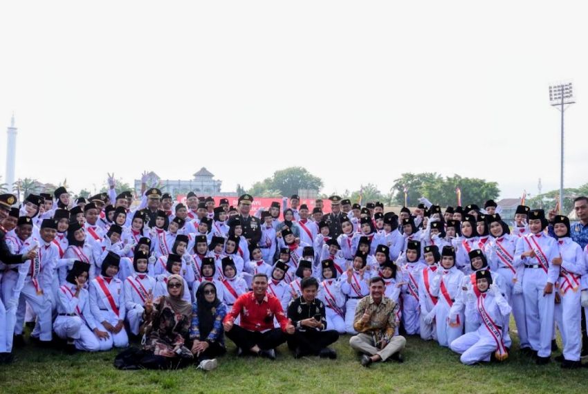 Paskibra UPT SMP Negeri 1 Bangkinang Kota Sukses Kibarkan Sang Merah Putih pada Peringatan HUT RI ke-81