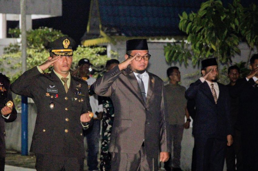 Ketua DPRD Inhil Hadiri Apel Kehormatan dan Renungan Suci dalam Rangka HUT ke-81 Kemerdekaan RI