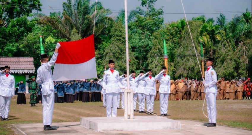 Paskibraka Siak Hulu Sukses Kibarkan Sang Merah Putih pada Upacara HUT Kemerdekaan RI Ke-81