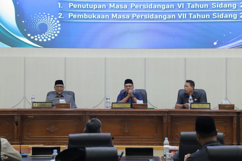 Sekda Inhil Hadiri Paripurna ke-15 DPRD. Masa Persidangan VI Ditutup dan Persidangan VII Dibuka