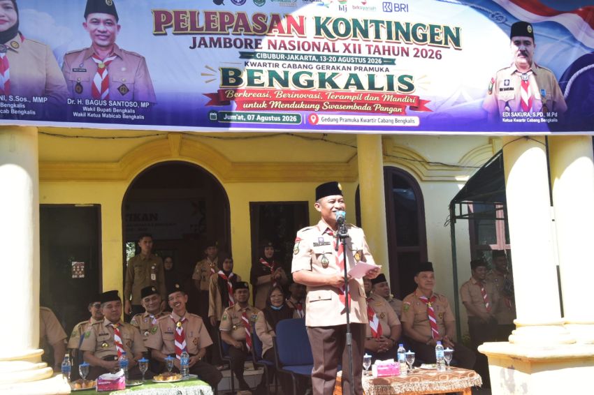 Wabup Bagus Santoso Lepas Kontingen Pramuka Bengkalis Menuju Jambore Nasional Cibubur Jakarta