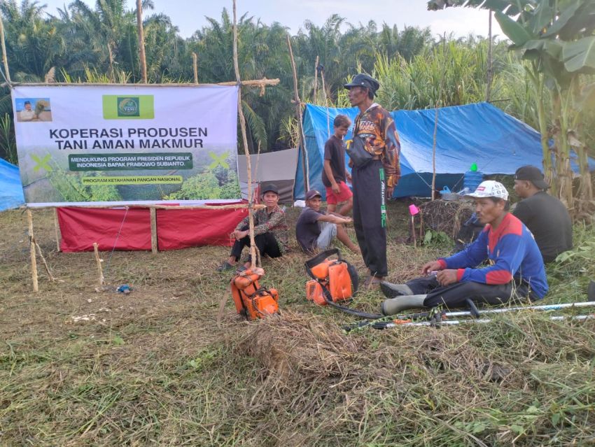Ratusan Anggota Koperasi Produsen Tani Aman Makmur Didampingi Pengacara dan LSM Penjara Rohul Tuntut PT. SRL Tinggalkan Lahan 2.050 Hektare
