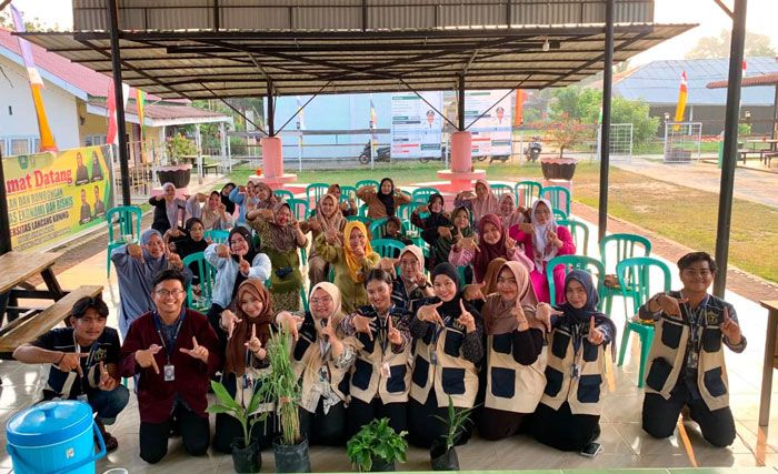 KKN Kelompok 17 Universitas Abdurrab Gelar Penyuluhan TOGA, PHBS dan Gizi Bersama PKK Desa Senama Nenek
