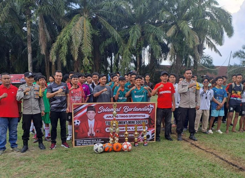 DPC PDIP Rohil Gelar Turnamen Mini Soccer Piala Muhar Riza