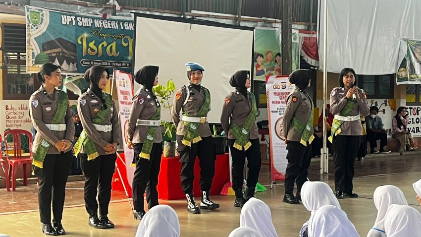 HUT Polwan Ke-78, Police Woman Goes To School Kunjungi UPT SMP Negeri 1 Bangkinang Kota