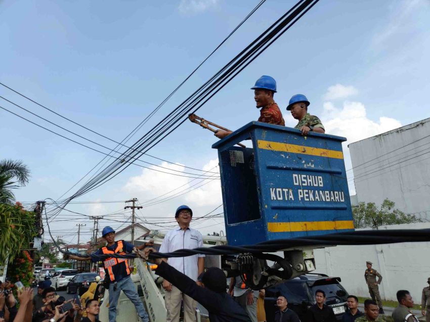 Kabel FO Semrawut di Pekanbaru Segera Ditertibkan Kembali