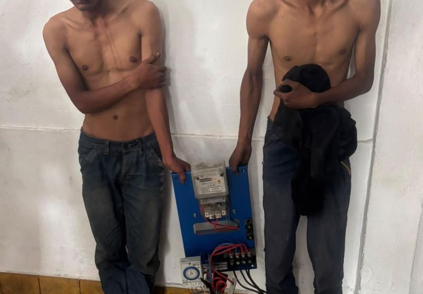 Dua Pemuda Tertangkap Tangan Curi 1 Set Panel PJU di Pekanbaru