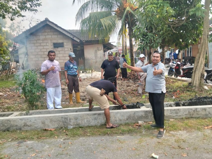 Ikut Arahan Wako, Warga Sidomulyo Permai Bahu Membahu Buat Kebun Dasawisma