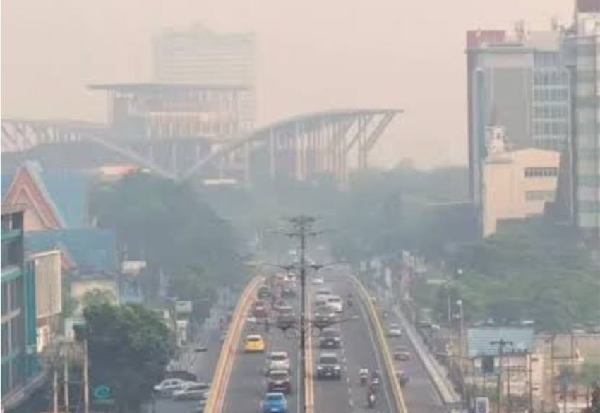 Kabut Asap Menebal, Warga Pekanbaru Diimbau Gunakan Masker