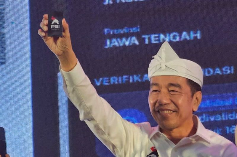 Tepis Keraguan Publik, Jokowi Pamer KTA PSI