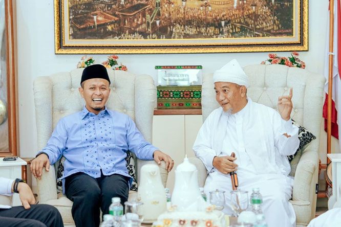 Wako Pekanbaru Ajak Ulama dan Santri Doakan Indonesia Bebas Karhutla