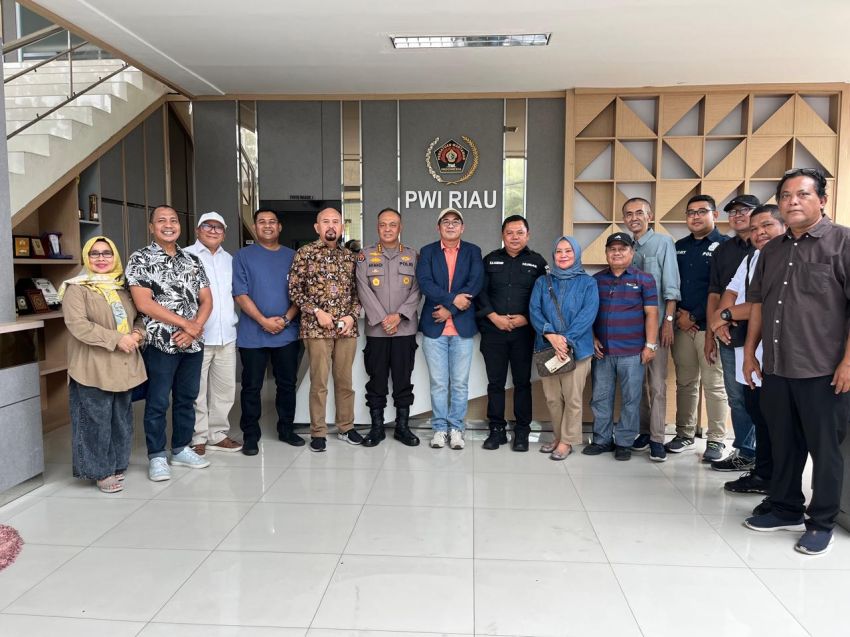 Bidhumas Polda Riau Sambangi PWI Riau, Sinergitas Sampaikan Informasi ke Masyarakat
