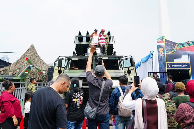 TNI Gelar Pameran Alutsista Tiga Matra di Silang Monas
