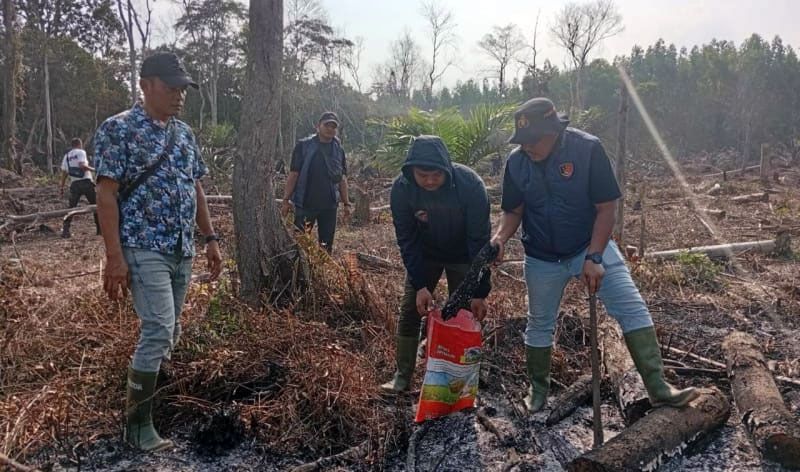 Polisi Tangkap Buronan Kasus Karhutla di Siak, Sempat Halangi Pemadaman