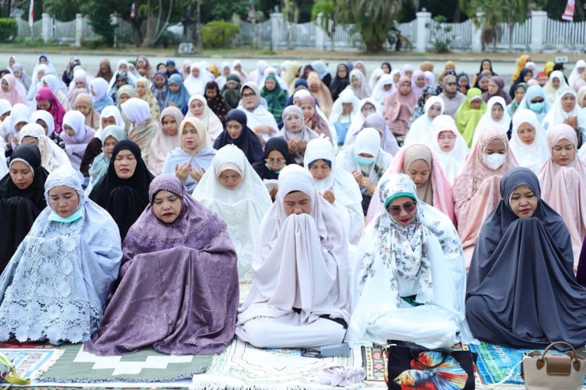 Pemkab Inhil Gelar Salat Istisqa, Plh Bupati Yuliantini Ajak Masyarakat Berdoa