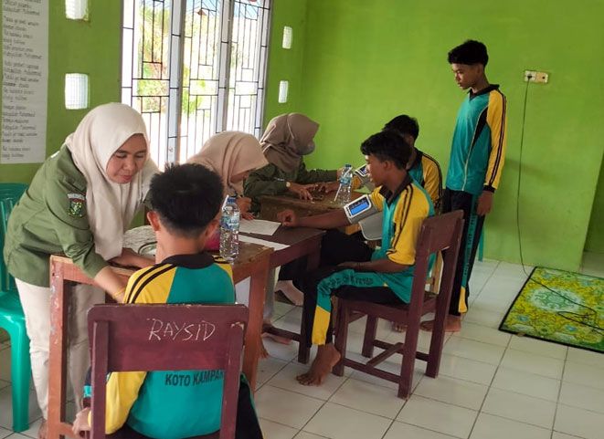 Kegiatan Cek Kesehatan Gratis di SMP Negeri 3 Gunung MaLelo
