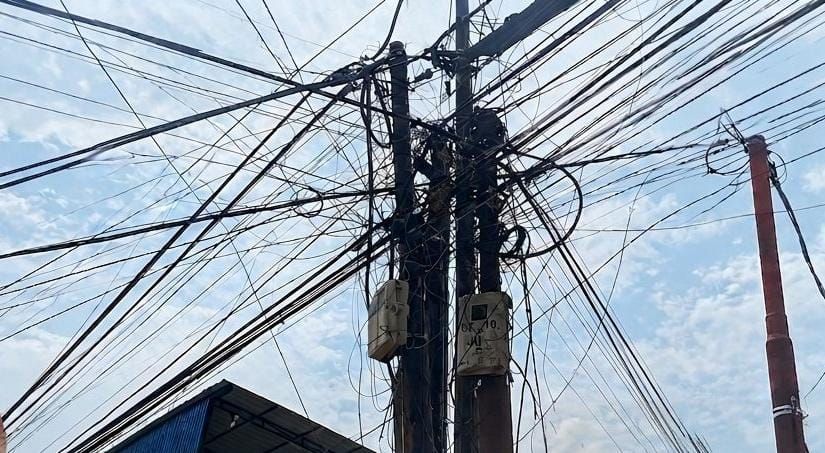 Kabel Semrawut di Inhil Belum Tuntas, PLN Menunggu Tim Gabungan