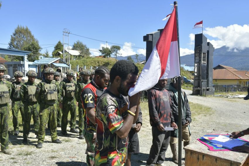 6 Anggota OPM Nyatakan Ikrar Setia NKRI Lewat Sentuhan Humanis
